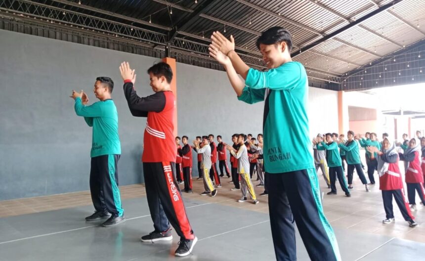 Siswa SMA Nusantara Bungah Gresik nampak antusias dalam acara One Free Day, Rabu (9/10/2024), kegiatan ini setelah mereka melewati ujian sumatif. Foto: dok SMA Nusantara Bungah/NUGres