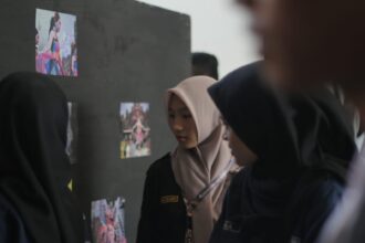 Pameran Fotografi bertemakan Pukau Seni Nirwana Nusantara, Dokumentasi LATAR KPI Unhasy Jombang 2024.