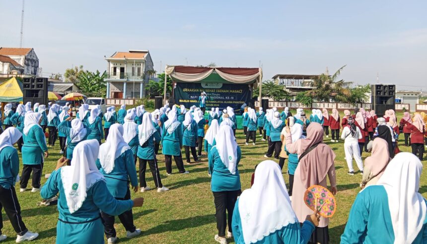 Ribuan masyarakat Kecamatan Panceng Gresik, khususnya kaum ibu-ibu, secara antusias mengikuti rangkaian awal kegiatan menyambut Hari Santri Nasional 2024 yang diselenggarakan oleh MWCNU Panceng, Sabtu (12/10/2024). Foto: dok MWCNU Panceng/NUGres