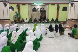 Suasana khidmat Turba (Turun ke bawah) yang dihelat MWCNU Kedamean dengan tuan rumah Pengurus Ranting NU Slempit, Selasa (15/10/2024) di Masjid Jami Nurul Jannah Desa Slempit, Kecamatan Kedamean, Gresik. Foto: dok MWCNU Kedamean/NUGres