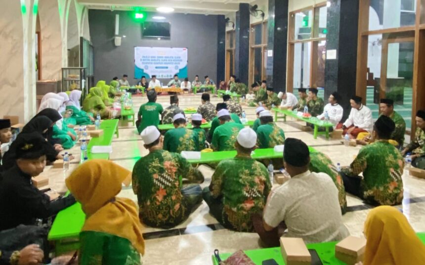 Turba MWCNU Kedamean berlangsung dengan tuan rumah Ranting NU Kedamean bertempat di Masjid Besar Darussalam Kedamean, Gresik, Selasa (8/10/2024) malam. Foto: dok Tim Portanu Kedamean/NUGres