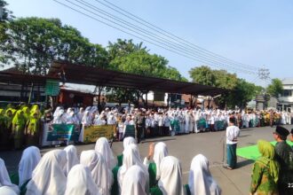 Majelis Wakil Cabang Nahdlatul Ulama (MWCNU) Kebomas menggelar Upacara Peringatan Hari Santri Nasional Tahun 2024, Selasa (22/10/2024). Foto: dok MWCNU Kebomas/NUGres