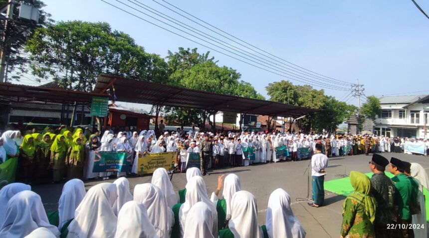 Majelis Wakil Cabang Nahdlatul Ulama (MWCNU) Kebomas menggelar Upacara Peringatan Hari Santri Nasional Tahun 2024, Selasa (22/10/2024). Foto: dok MWCNU Kebomas/NUGres