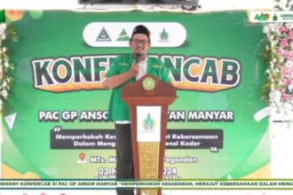 Ketua PAC GP Ansor Manyar 2022 - 2024, sahabat Vicky Firmansyah saat menyampaikan sambutan pembukaan Konferancab XI PAC GP Ansor Manyar, Ahad (3/11/2024). Foto: YouTube PAC GP Ansor Manyar/NUGres