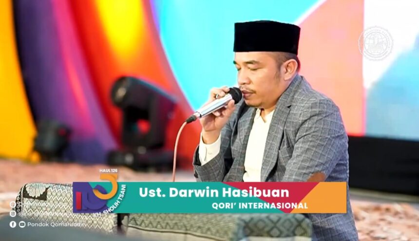 Semarak Lailatul Qiro'ah dalam rangka peringatan Haul ke-126 KH Sholeh Tsani dan Masyayikh Pondok Pesantren Qomaruddin Sampurnan Bungah Gresik, Rabu (20/11/2024) malam, salah satunya menghadirkan Qori' Internasional Ustadz H. Darwin Hasibuan dari Medan. Foto: YouTube Pondok Qomaruddin/NUGres