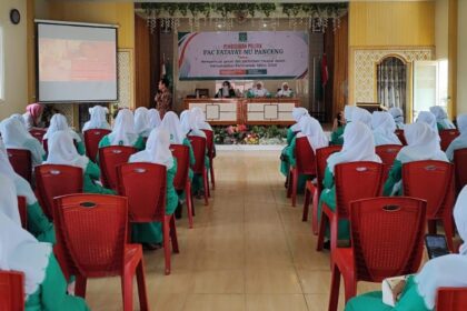 80 Pengurus Bidang Advokasi Politik Hukum dan HAM Fatayat NU se-Panceng Gresik Dibekali Pendidikan Politik pada Jum'at (22/11/2024). Foto: dok PAC Fatayat NU Panceng/NUGres