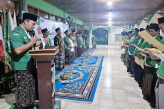 Pimpinan Ranting (PR) Gerakan pemuda (GP) Ansor Tebuwung masa khidmat 2024 - 2026 secara resmi dilantik, Rabu (13/11/2924) malam. Foto: dok PC GP Ansor Gresik/NUGres