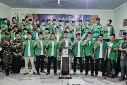 Ketua Pimpinan Cabang (PC) GP Ansor Gresik, M. Ludfi Khambali Abdillah mendeklarasikan GP Ansor Gresik Satu Komando Tolak Golput dalam Pilkada Serentak 2024. Foto: dok PC GP Ansor Gresik/NUGres