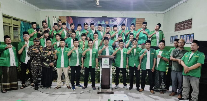 Ketua Pimpinan Cabang (PC) GP Ansor Gresik, M. Ludfi Khambali Abdillah mendeklarasikan GP Ansor Gresik Satu Komando Tolak Golput dalam Pilkada Serentak 2024. Foto: dok PC GP Ansor Gresik/NUGres