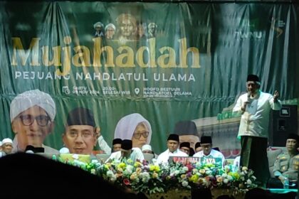 Mewakili Ketua Umum PBNU KH Yahya Cholil Staquf yang belum berkesempatan hadir, Rais Syuriyah PBNU Prof Dr Ir Mohammad NUH, DEA, mewedar NU dan Kemerdekaan pada Sabtu (9/11/2024) malam. Foto: NUGres