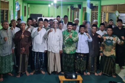 PCNU Gresik Gelar Biimtek Pengukuran Kinerja NU di MWCNU Kebomas, Selasa (24/12/2024) malam. Foto: dok MWCNU Kebomas/NUGres