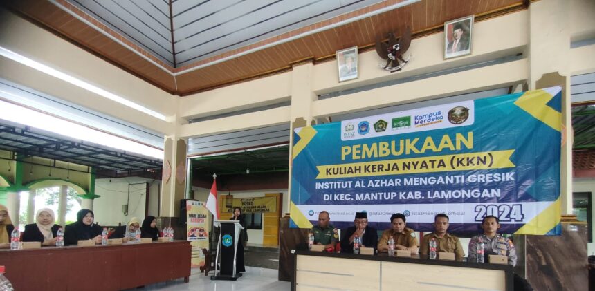 KKN SIGAP Institut Al Azhar (ISTAZ) Menganti Gresik secara resmi dibuka di Kantor Kecamatan Mantup Kabupaten Lamongan, pada Senin (16/12/2024). Foto: dok ISTAZ Gresik/NUGres