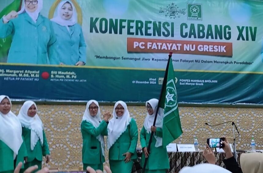 Konferensi Cabang XIV PC Fatayat NU Gresik pada Ahad (1/12/2024) menetapkan sahabat Masruroh sebagai Ketua PC Fatayat NU Gresik periode 2024 - 2029 melanjutkan estafet kepemimpinan ketua Fatayat NU Gresik sebelumnya, Ainul Farodisa (2019 - 2024). Foto: Chidir/NUGres