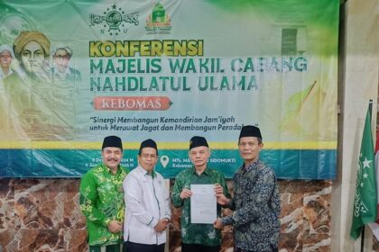 Konferensi Majelis Wakil Cabang Nahdlatul Ulama (MWCNU) Kebomas berlangsung pada Ahad (8/12/2024) menetapkan secara aklamasi duet Rais Syuriyah KH Harun Azhar dan KH M. Muchsin Munhamir (Gus Hamir) untuk masa khidmat 2024 - 2029. Foto: dok MWCNU Kebomas/NUGres