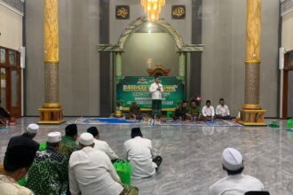 MWCNU Bungah kembali menggelar Lailatul Ijtima' di Ranting NU Raci Delanyar, Ketua Tanfidziyah MWCNU Bungah KH. M. Ala'uddin ingatkan kembali rutinan ini sebagai ajang silaturahim, evaluasi dan transparansi, Sabtu (21/12/2024). Foto: dok LTN MWCNU Bungah/NUGres