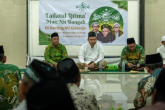 Lailatul Ijtima' MWCNU Bungah Gresik berlangsung di Ranting NU Sidorejo, Sabtu (30/11/2024), KH M Ala'uddin Tanfidziyah MWCNU Bungah sampaikan progres dan laporan kegiatan MWCNU Bungah. Foto: dok LTN MWCNU Bungah/NUGres