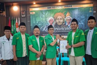 Konferensi Anak Cabang (Konferancab) ke-XIV PAC GP Ansor Balongpanggang, M. Syifa'usshodri (dua dari kanan, memakai arloji), ditetapkan secara aklamasi melanjutkan estafet kepemimpinan periode 2024 - 2027. Foto: dok PAC GP Ansor Balongpanggang/NUGres