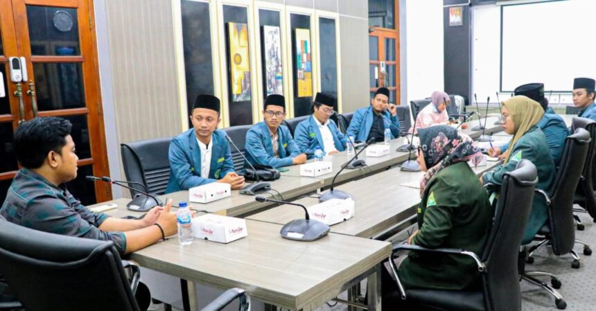 Pimpinan Cabang (PC) IPNU IPPNU Gresik menggelar audiensi dengan Ketua DPRD Gresik, M. Syahrul Munir, pada Kamis (12/12/2024). Foto: dok PC IPNU IPPNU Gresik/NUGres