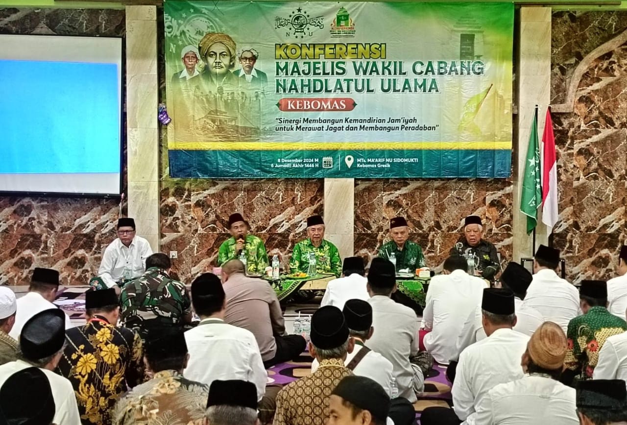 Hadir dalam pembukaan Konferensi MWCNU Kebomas Rais Syuriyah PCNU Gresik KH Moh. Farhan dan Ketua Tanfidziyah PCNU Gresik Dr KH Mulyadi MM 