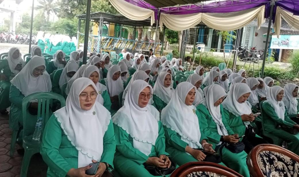 Ikhtiar menyiapkan generasi bangsa yang berkualitas, kader Fatayat NU Panceng menggelar kegiatan pembinaan Keluarga Maslahah. Foto: dok PAC Fatayat NU Panceng/NUGres