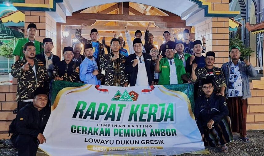 Langkah awal persiapkan program, Pimpinan Ranting (PR) GP Ansor Lowayu selenggarakan Rapat Kerja, Kamis (26/12/2024). Foto: dok PR GP Ansor Lowayu/NUGres