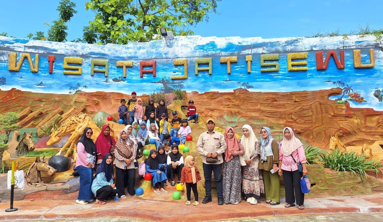 Anak-anak yang tergabung dalam Rumah Edukasi BBS diajak berwisata sambil belajar lingkungan hidup. Foto: dok Rumah Edukasi SBB/NUGres