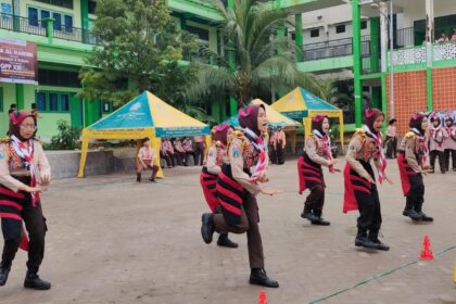 Giat Prestasi Penggalang (GPP) Pramuka ke-XIII berlangsung meriah pada Kamis 23 Januari 2025, di Madrasah Aliyah (MA) Al Karimi kompleks Pondok Pesantren Al Karimi, Tebuwung, Kecamatan Dukun Gresik. Foto: Syafik Hoo/NUGres