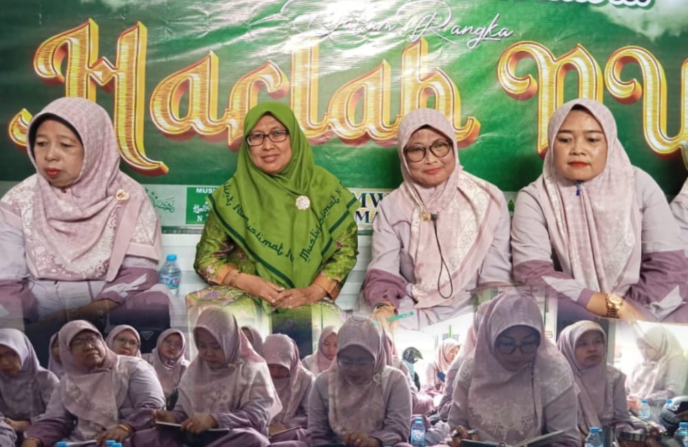 PAC Muslimat NU Manyar menggelar Khatmil Qur'an kegiatan Peringatan Harlah ke-102 Nahdlatul Ulama di MWCNU Manyar