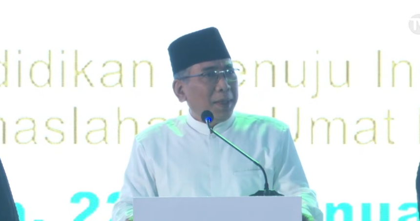 Ketua Umum Pengurus Besar Nahdlatul Ulama, KH Yahya Cholil Staquf, saat menyampaikan sambutan di Konferensi Pendidikan Nahdlatul Ulama dalam serangkaian kegiatan peringatan Hari Lahir ke-102 Nahdlatul Ulama. Foto: YouTube TVNU/NUGres