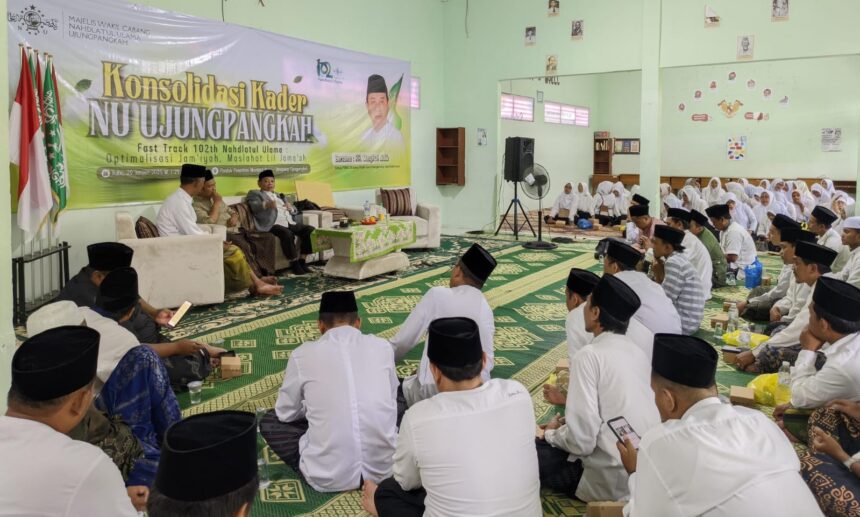 Ketua PBNU KH Masyhuri Malik hadir dan memberikan arahan dalam Konsolidasi Penguatan Kader Penggerak NU di MWCNU Ujungpangkah Gresik, Rabu (29/1/2025) sore. Foto: ist/NUGres