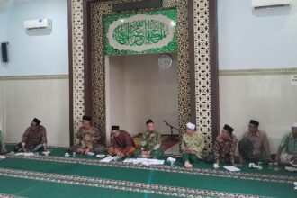 Jajaran MWCNU Dukun bersama panitia dari sejumlah badan otonom NU dan lembaga, menggelar rapat untuk mematangkan persiapan rangkaian acara Hari Lahir ke-102 Nahdlatul Ulama. Foto: dok MWCNU Dukun/NUGres