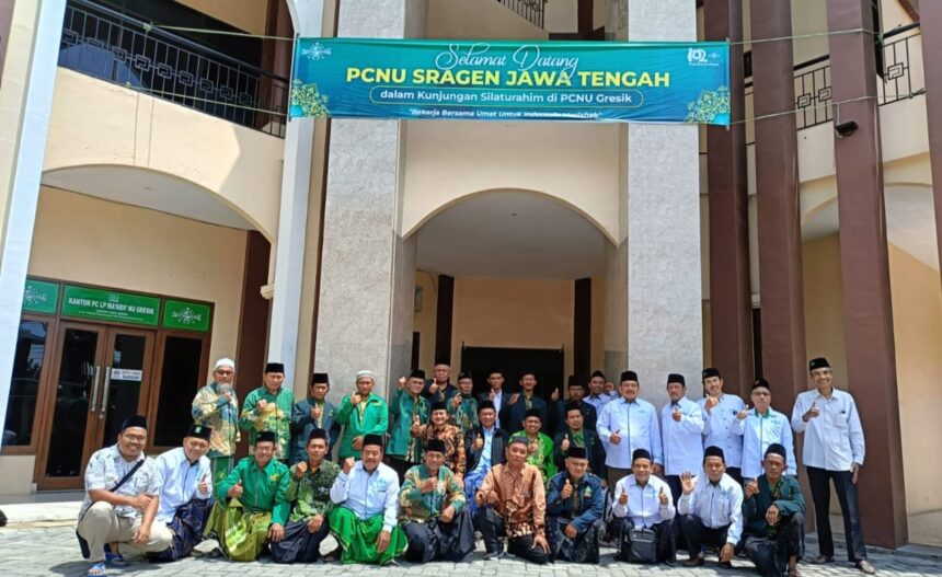 Spirit menjalin keberlangsungan kolaborasi dan berbagi inovasi, Pengurus Cabang Nahdlatul Ulama (PCNU) Gresik menerima kunjungan dari PCNU Sragen Jawa Tengah, Ahad (19/1/2025). Foto: Luthfi/NUGres