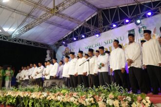 Sebanyak 31 Pengurus Ranting Nahdlatul Ulama (PRNU) se-Wakil Cabang NU Sidayu mengikuti Pelantikan Serentak pada Sabtu (18/1/2025) di sela acara MWCNU Sidayu Bersholawat. Foto: dok MWCNU Sidayu/NUGres