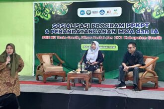 Sekolah Tinggi Ilmu Ekonomi Nahdlatul Ulama Gresik (STIENU Trate Gresik) bekerjasama dengan Dinas Sosial dan Lembaga Konsultasi Kesejahteraan Keluarga (LK3) Nyai Ageng Pinatih, menggelar sosialisasi pencegahan kekerasan di kampus, Jumat (17/1/2025). Foto: ist/NUGres