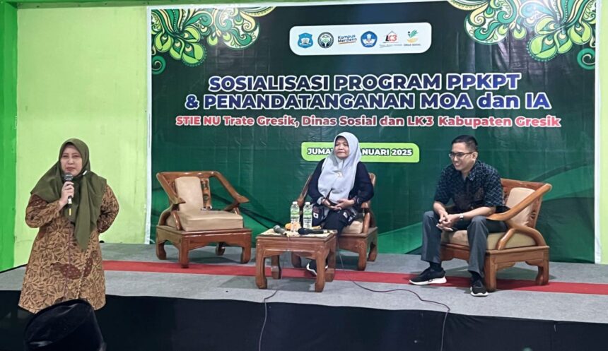 Sekolah Tinggi Ilmu Ekonomi Nahdlatul Ulama Gresik (STIENU Trate Gresik) bekerjasama dengan Dinas Sosial dan Lembaga Konsultasi Kesejahteraan Keluarga (LK3) Nyai Ageng Pinatih, menggelar sosialisasi pencegahan kekerasan di kampus, Jumat (17/1/2025). Foto: ist/NUGres