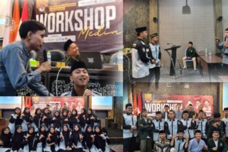 Tingkatkan Pengetahuan dan Kecakapan, Himpunan Mahasiswa Program Studi (Himaprodi) Komunikasi dan Penyiaran Islam (KPI) Universitas Kiai Abdullah Faqih (UNKAFA) Gresik menggelar Workshop Media, Selasa (7/1/2025). Foto: dok Himaprodi KPI UNKAFA/NUGres