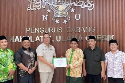 Ketua DPC Partai Gerindra Kabupaten Gresik, sekaligus Wakil Bupati Terpilih, dr. Asluchul Alif, saat melakukan kunjungan silaturahmi ke kantor PCNU Gresik, Kamis (6/2/2024). Foto: NUGres