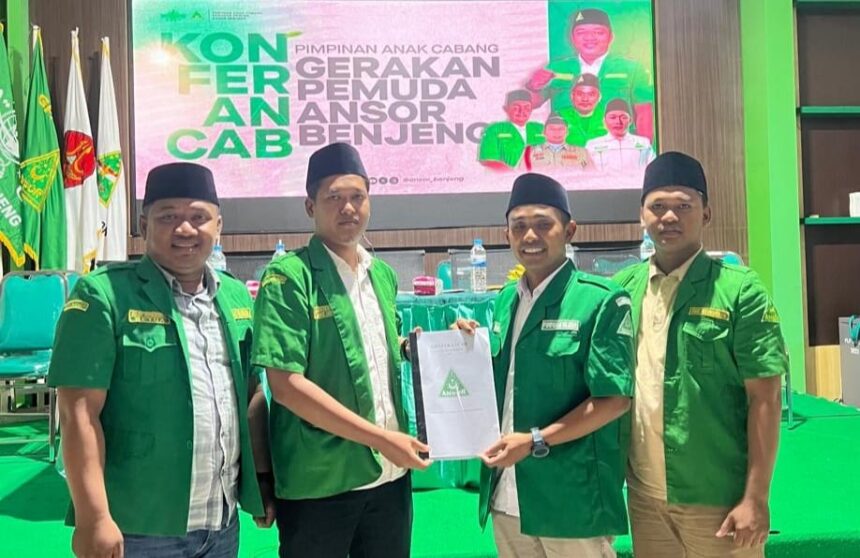 Konferensi Anak Cabang (Konferancab) PAC GP Ansor Benjeng, Angga Fajar Yulianto (dua dari kiri, celana hitam), terpilih secara aklamasi Ketua Baru untuk masa khidmat 2025 - 2028. Foto: dok PAC GP Ansor Benjeng