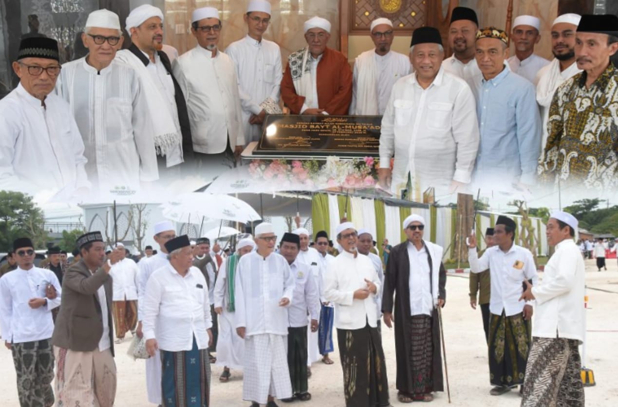 Ulama dan umara meresmikan meresmikan Masjid Bayt Al Musa’adah PP Mambaus Sholihin Suci Gresik Pondok Pesantren Mambaus Sholihin, Suci Manyar Gresik. Foto: ist/NUGres