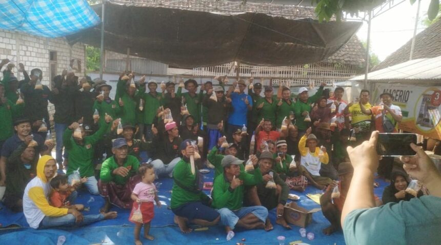 Ratusan petani di Desa Petung Kecamatan Panceng Gresik antusias mengikuti Kontes Jagung yang diselenggarakan oleh Lembaga Pengembangan Pertanian Nahdlatul Ulama (LPPNU) Ranting NU Petung, Jum'at (7/2/2025). Foto: dok PRNU Petung/NUGres