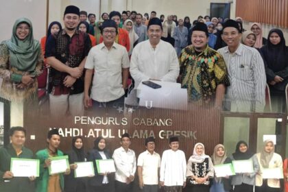 Sebanyak 40 Mahasiswa dari 8 Perguruan Tinggi dilibatkan Badan Pengukuran Kinerja dan Penjaminan Mutu NU (BPKPMNU) Gresik pada tahapan Verivikasi dan Validasi (Verval) Borang Ranting NU, Sabtu (1/2/2025). Foto: NUGres