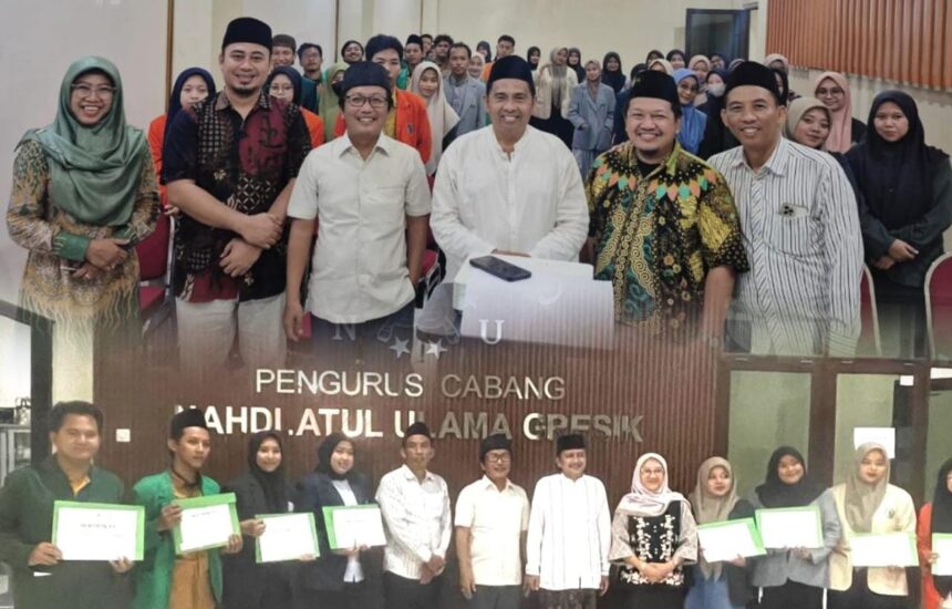 Sebanyak 40 Mahasiswa dari 8 Perguruan Tinggi dilibatkan Badan Pengukuran Kinerja dan Penjaminan Mutu NU (BPKPMNU) Gresik pada tahapan Verivikasi dan Validasi (Verval) Borang Ranting NU, Sabtu (1/2/2025). Foto: NUGres