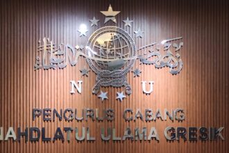 Ornamen lambang Nahdlatul Ulama di gedung PCNU Gresik. Foto: NUGres