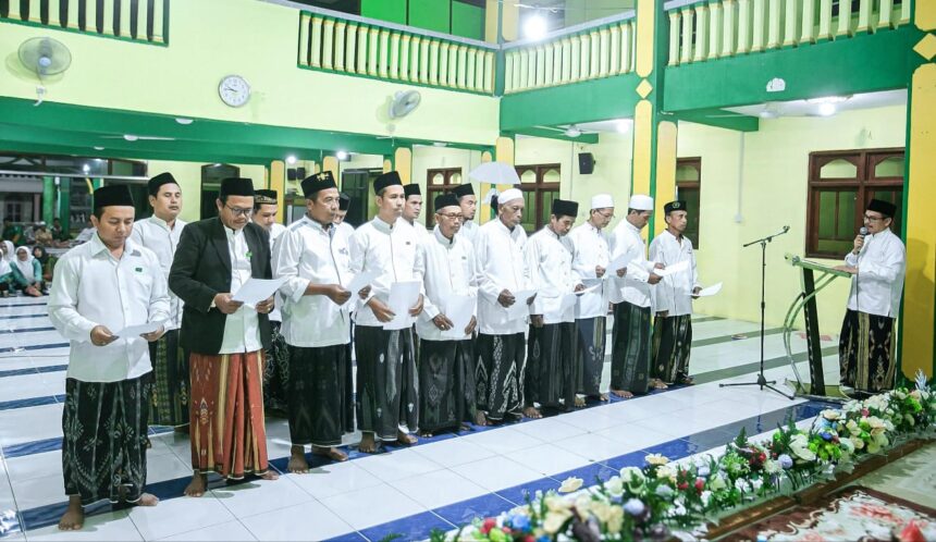 Di tengah semarak Lailatul Ijtima', Pengurus Ranting Nahdlatul Ulama (PRNU) Glatik masa khidmat 2024 - 2029 Dikukuhkan. Foto: dok PRNU Glatik/NUGres.