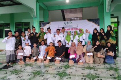 Lembaga Amil Zakat Infak dan Sedekah Nahdlatul Ulama (Lazisnu) Ranting Dukunanyar melaksanakan santunan anak yatim dan dhuafa, Ahad (16/3/2025). Foto: dok Lazisnu PRNU Dukunanyar/NUGres