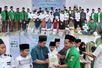 Kolaborasi apik Pimpinan Anak Cabang (PAC) Gerakan Pemuda (GP) Ansor Bungah lintas stakeholder, menyemarakkan kegiatan Safari Ramadan 1446 Hijriah, Jumat (21/3/2025). Foto: dok PAC GP Ansor Bungah/NUGres