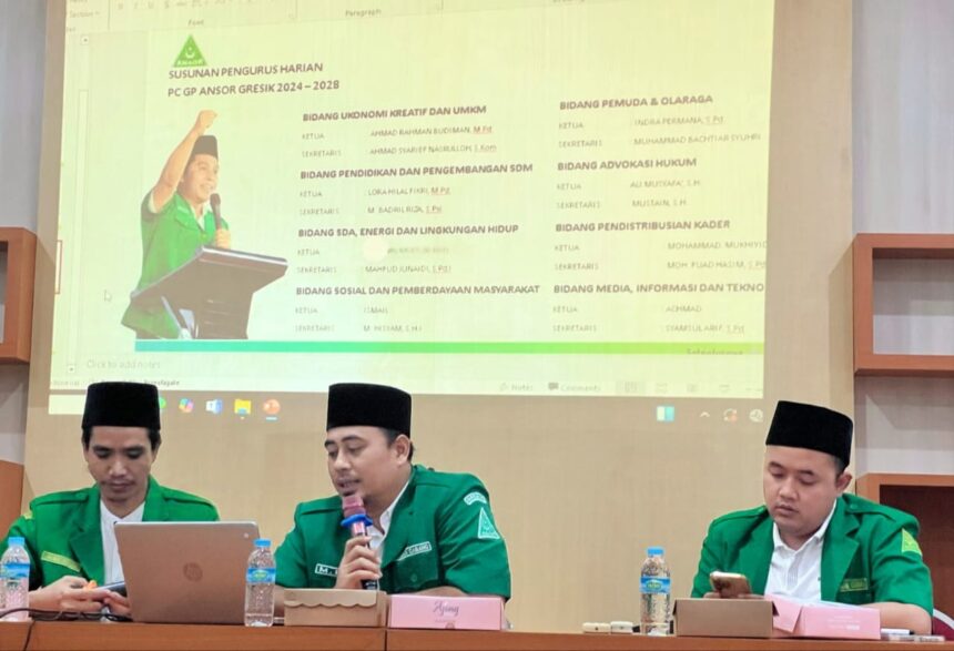 Ketua Pimpinan Cabang Gerakan Pemuda Ansor Gresik, M. Ludfi Khambali Abdillah, saat menggelar rapat koordinasi pengurus harian dan penyampaian roadmap PC GP Ansor Gresik di masa khidmah 2024 - 2028. Foto: dok PC GP Ansor Gresik/NUGres