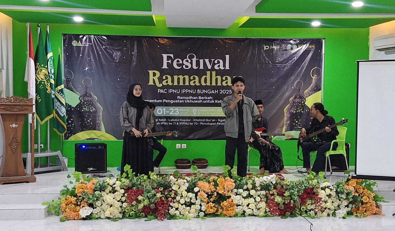 Acara penutupan rangkaian kegiatan Ramadan 1446 Hijriah oleh PAC IPNU IPPNU Bungah juga diwarnai dengan pentas seni mulai dari grup Banjari dan grup Akustik dari PAC IPNU IPPNU Bungah, menciptakan suasana yanAcara diawali dengan penampilan grup Banjari dan grup Akustik dari PAC IPNU IPPNU Bungah, menciptakan suasana yang penuh kebersamaan dan kegembiraan.g penuh kebersamaan dan kegembiraan.