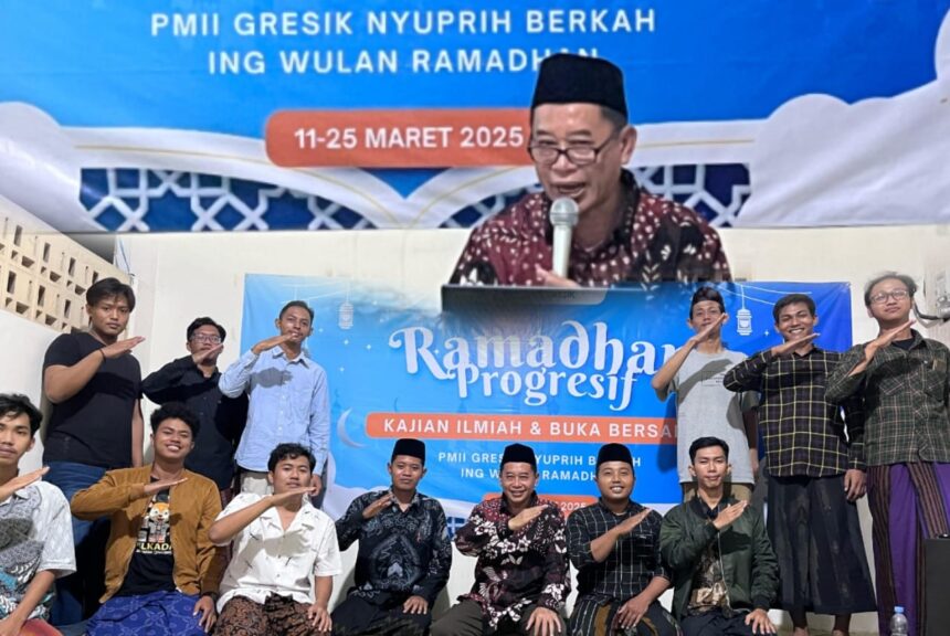 Ngabuburit Ilmiah Pengurus Cabang (PC) Pergerakan Mahasiswa Islam Indonesia (PMII) Gresik, bahas nasib pendidikan Islam bareng Dr H. Marjuki, Jumat (21/3/2025). Foto: dok PMII Gresik/NUGres